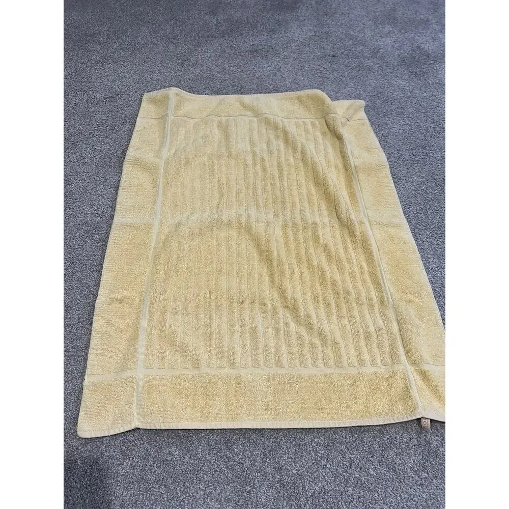 Vintage Moor Quality Bath Hand Towel Pale Yellow Y2K Vtg 90s 30 x 23 USA Retro